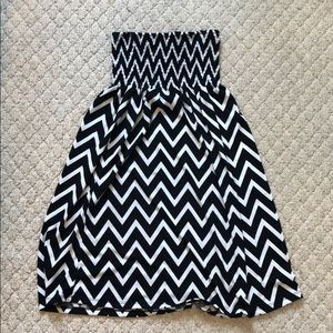 Size Small black and white strapless summer dress